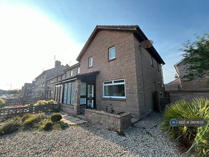 3 Bedroom End Of Terrace House To Rent In North Street, Montrose, DD10