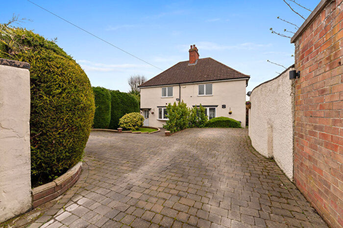 5 Bedroom Detached House For Sale In Caistor Road, Laceby, DN37