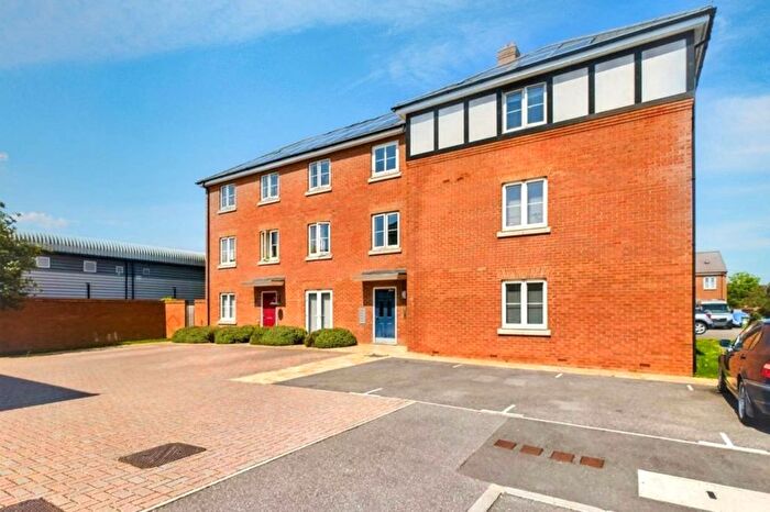 2 Bedroom Flat For Sale In Chappell Close, Aylesbury, HP19