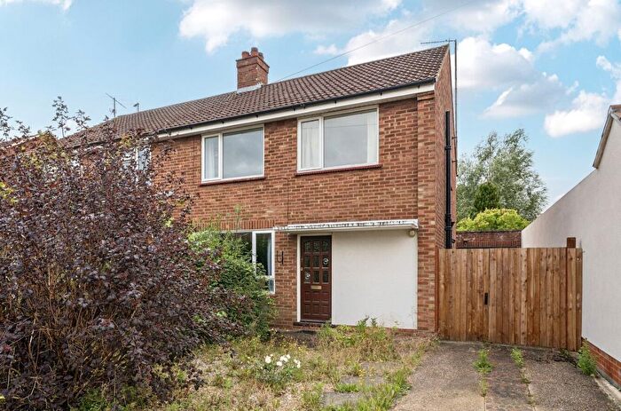 3 Bedroom Semi-Detached House For Sale In Ibbett Close, Kempston, Bedford, MK43