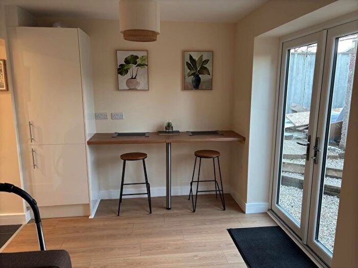 6 Bedroom Semi-Detached House To Rent In Asterby Road, Scunthorpe, Lincolnshire, DN17