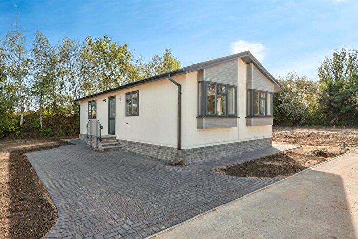 2 Bedroom Lodge For Sale In Sandtoft Road, Belton, Doncaster, DN9