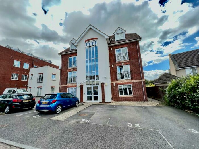 2 Bedroom Flat To Rent In Parade Court, Speedwell, Bristol, BS5