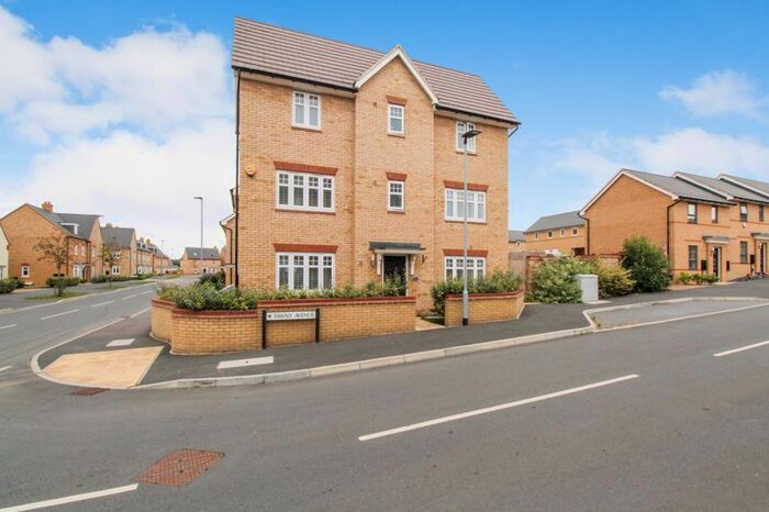 3 Bedroom Semi-Detached House To Rent In Tawny Avenue, Wixams, MK42