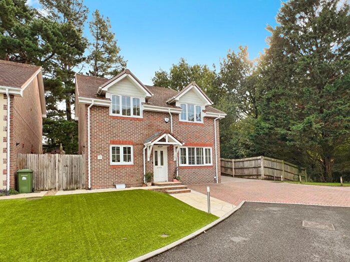 4 Bedroom Detached House For Sale In Hill Cottage Gardens, West End, SO18