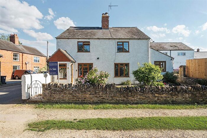 3 Bedroom Detached House For Sale In High Street, Gayton, NN7