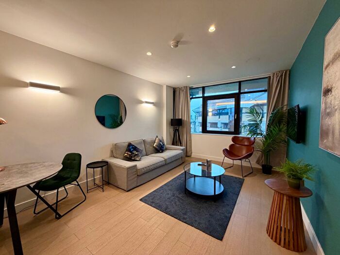 1 Bedroom Flat To Rent In Harlequin Avenue, Brentford, TW8