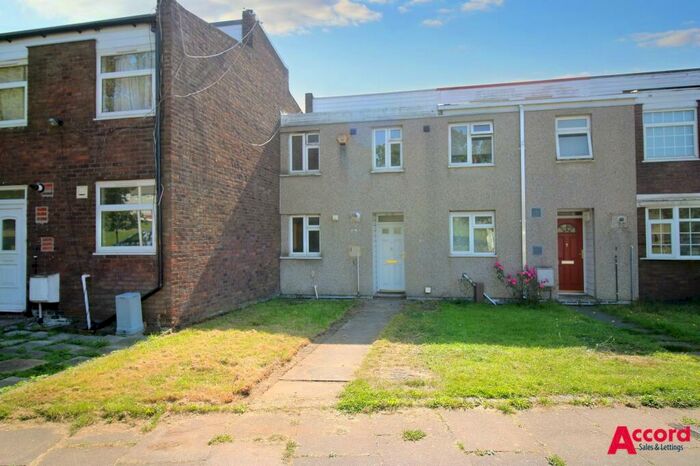 3 Bedroom Terraced House To Rent In Myrtle Road, Romford, RM3