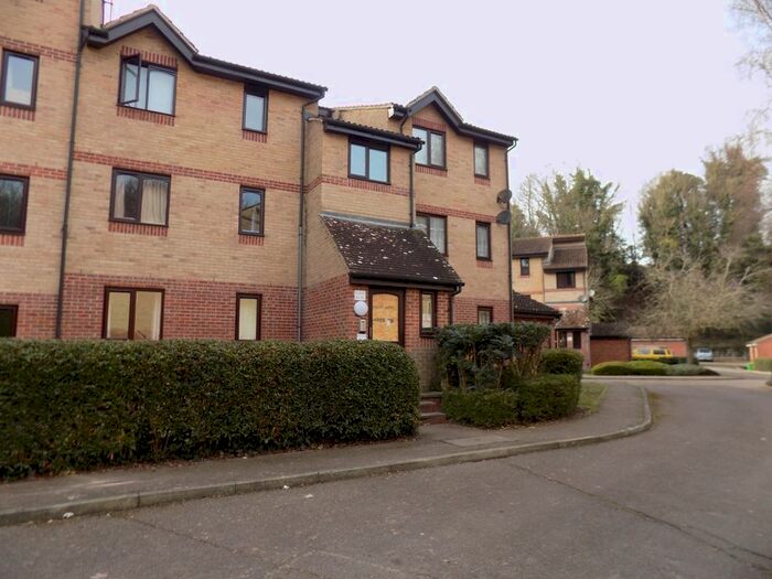 2 Bedroom Flat To Rent In Lucas Road, Sudbury, CO10