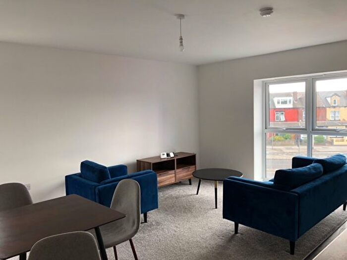 2 Bedroom Flat To Rent In York Road, Leeds, LS9