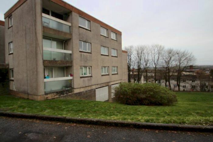 2 Bedroom Flat To Rent In Blenheim Avenue, Glasgow, G75