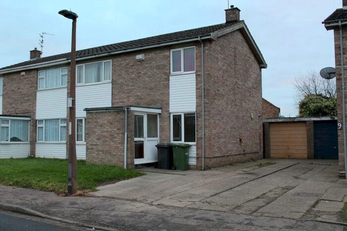 4 Bedroom Semi-Detached House To Rent In Holmes Way, Peterborough, PE4