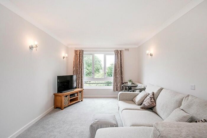 1 Bedroom Flat To Rent In Stockwell Park Road, London, SW9