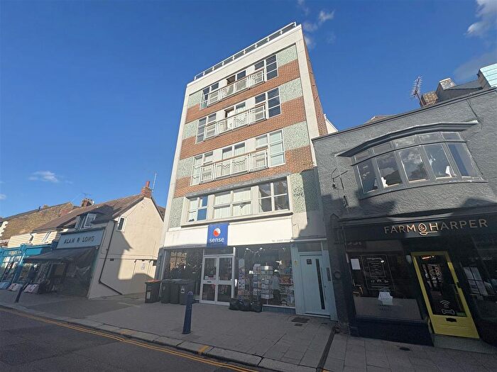 2 Bedroom Flat To Rent In High Street, Whitstable, CT5