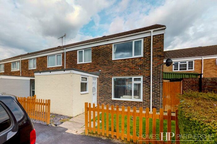 3 Bedroom End Of Terrace House To Rent In Freshfield Close, Crawley, RH10