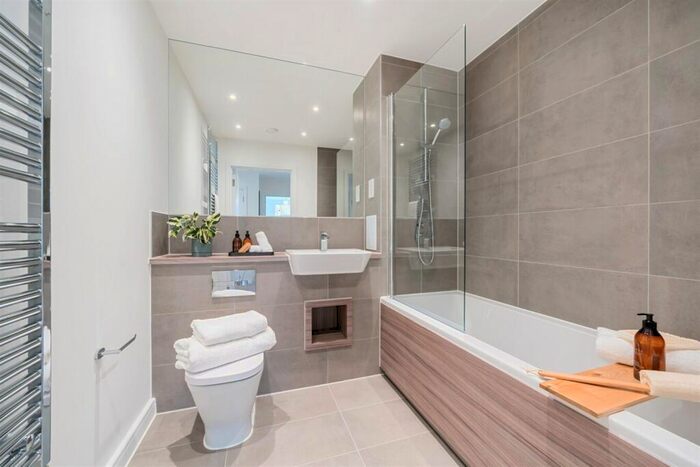 1 Bedroom Flat To Rent In Bed Nd Floor Stone At Capercaillie Court In Elements, Enfield, EN3