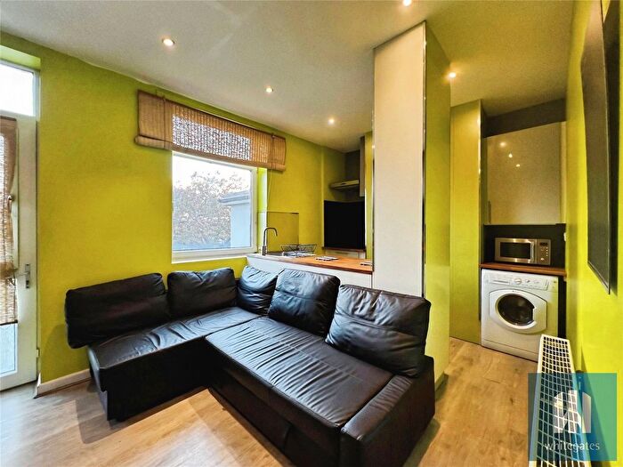 3 Bedroom Terraced House For Sale In Orchard Terrace, Newsome, Huddersfield, HD4