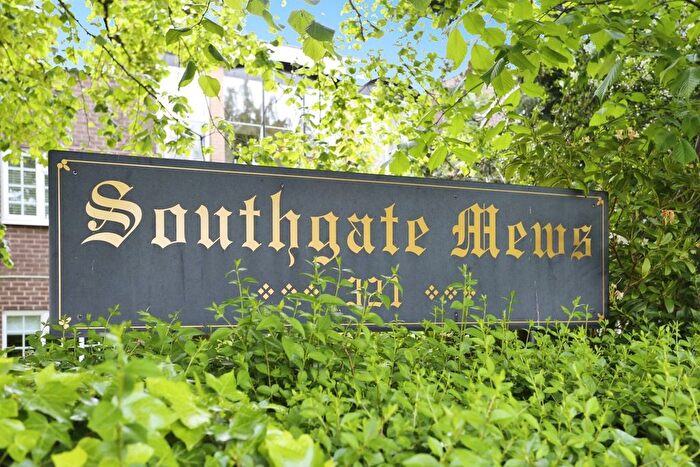 2 Bedroom Flat For Sale In Wellington Road North, Heaton Chapel, Stockport, SK4