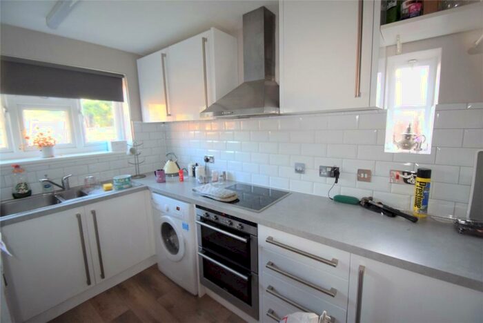 2 Bedroom Apartment To Rent In Clewer Hill Road, Windsor, Berkshire, SL4