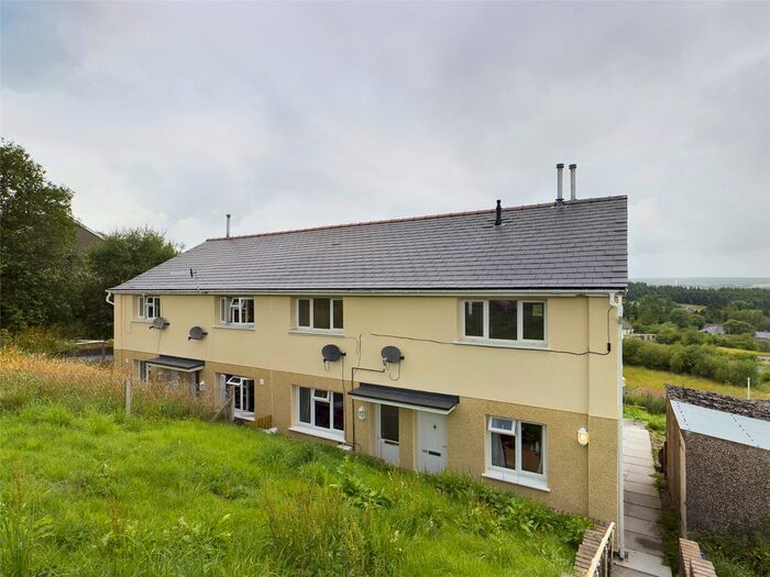 2 Bedroom Flat To Rent In Tredegar Road, Ebbw Vale, Blaenau Gwent, NP23