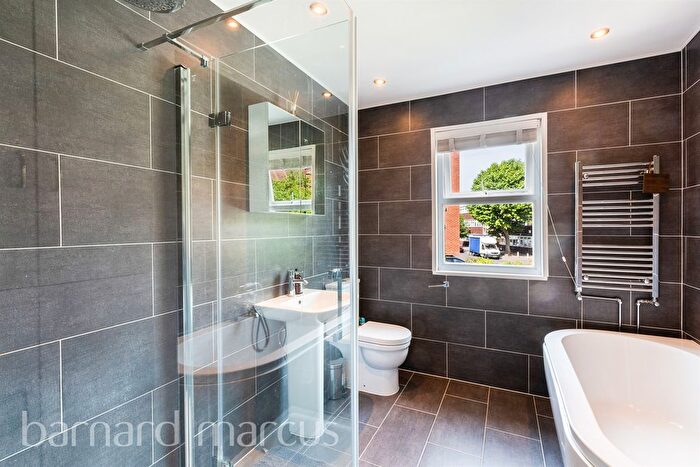 2 Bedroom Property To Rent In Bensham Lane, Croydon, CR0