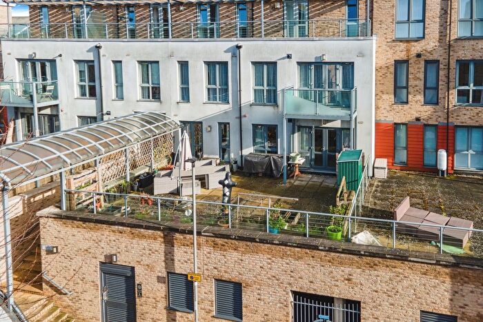 2 Bedroom Flat For Sale In Fitzgerald Place, Cambridge, Cambridgeshire, CB4