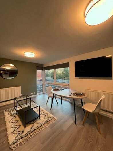 1 Bedroom Apartment To Rent In Flat, Lebanon Close, EX4