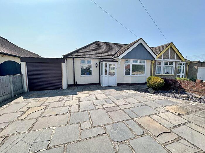 3 Bedroom Bungalow For Sale In Tennyson Avenue, Grays, RM17