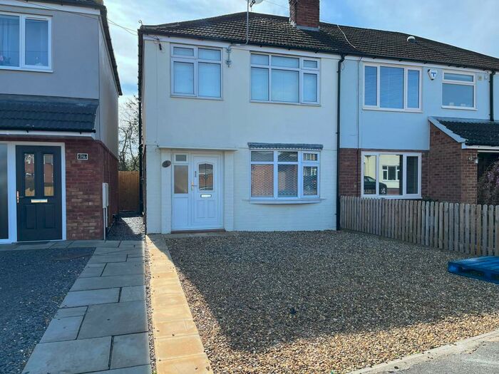 3 Bedroom House To Rent In Shipley Road, Newport Pagnell, MK16