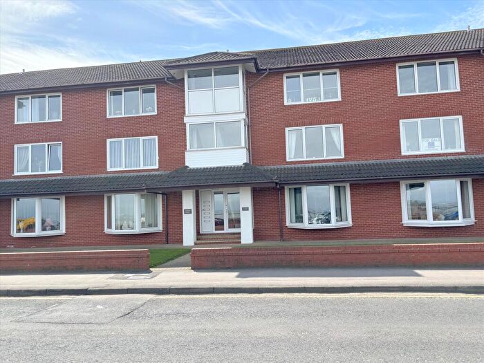 2 Bedroom Flat For Sale In The Esplanade, Knott End On Sea, Poulton Le Fylde, FY6