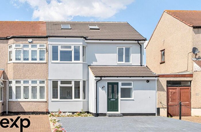 5 Bedroom End Of Terrace House For Sale In Norman Road, Hornchurch, RM11