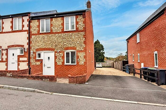 2 Bedroom End Of Terrace House For Sale In Redlynch, SP5