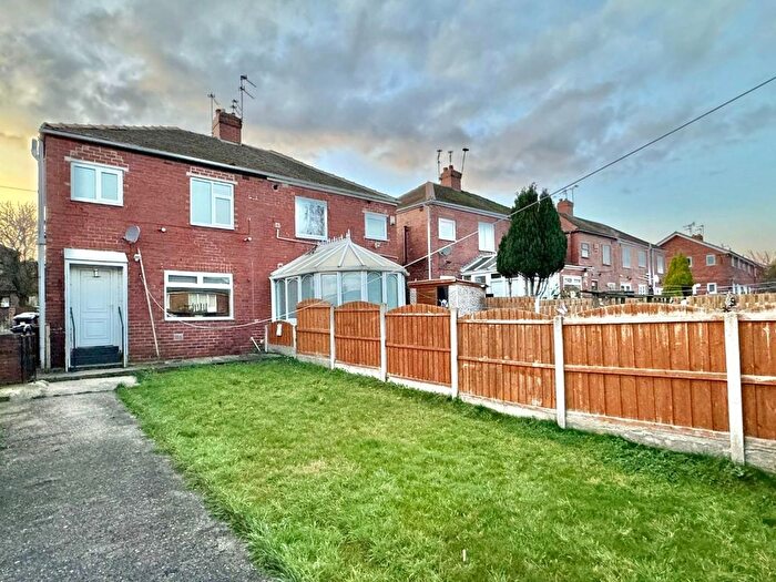 3 Bedroom Semi-Detached House To Rent In Honeywell Grove, Barnsley, S71