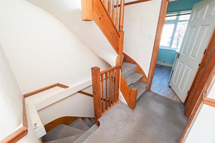 1 Bedroom Flat For Sale In Rosehill Avenue, Sutton, SM1