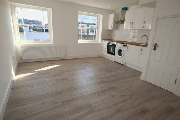 2 Bedroom Apartment To Rent In Bull Head Yard, Dartford, DA1