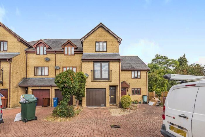 3 Bedroom End Of Terrace House To Rent In Victoria Court, Bicester, OX26