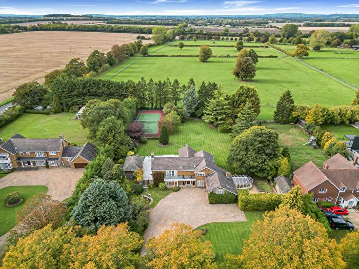 5 Bedroom Detached House For Sale In Butts Way, Aston Rowant, Watlington, Oxfordshire, OX49