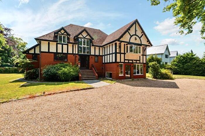 5 Bedroom Detached House For Sale In Maidenhead, Berkshire, SL6
