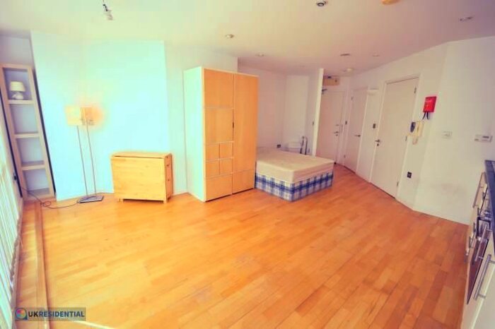 1 Bedroom Flat To Rent In West Street, Sheffield, South Yorkshire, Uk, S1