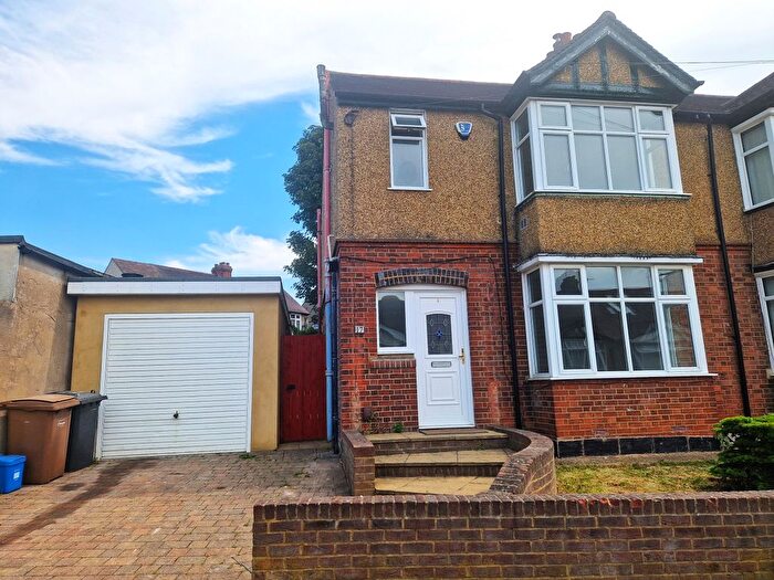 3 Bedroom Semi-Detached House To Rent In Rutland Crescent, Luton, LU2