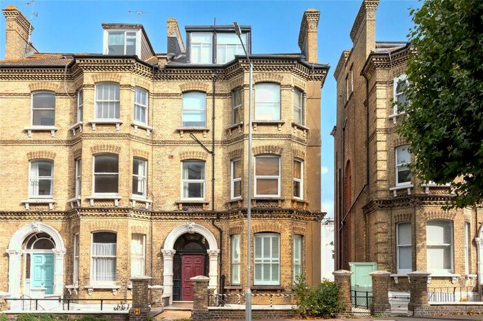 1 Bedroom Flat To Rent In Cromwell Road, Hove, East Sussex, BN3