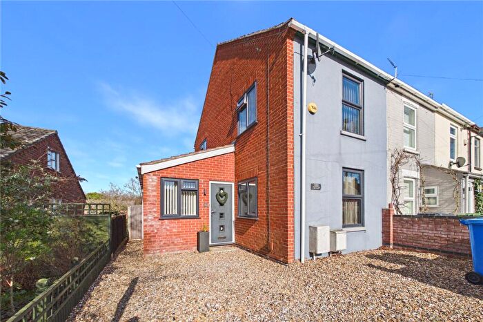 3 Bedroom End Of Terrace House For Sale In Dell Road, Lowestoft, Suffolk, NR33