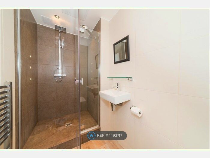 4 Bedroom Flat To Rent In Fulham, London, SW6
