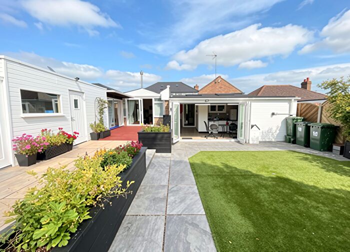 4 Bedroom Detached Bungalow For Sale In The Gardens, Stotfold, Hitchin, SG5