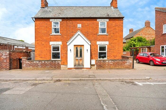 3 Bedroom Detached House For Sale In Tempsford Street, Kempston, Bedford, Bedfordshire, MK42