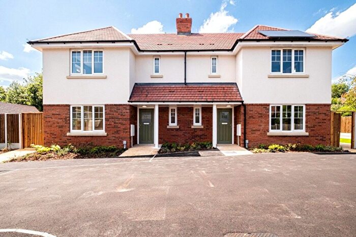 2 Bedroom Semi-Detached House To Rent In Woodleigh Avenue, Birmingham, West Midlands, B17