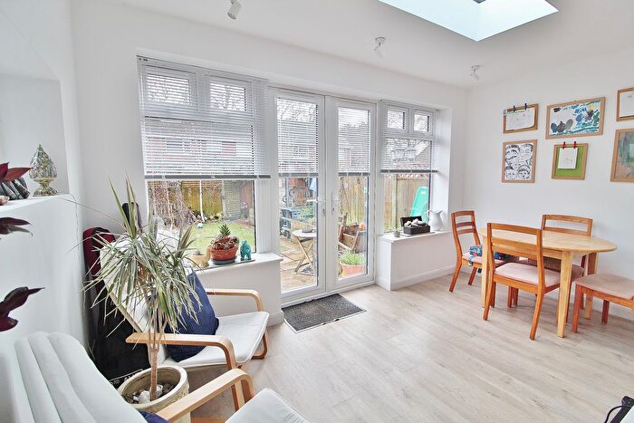 3 Bedroom Terraced House For Sale In Cherry Tree Avenue, Cowplain, Waterlooville, PO8