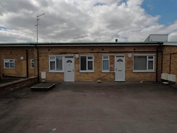 1 Bedroom Flat To Rent In Town Centre, Hatfield, Hertfordshire, AL10