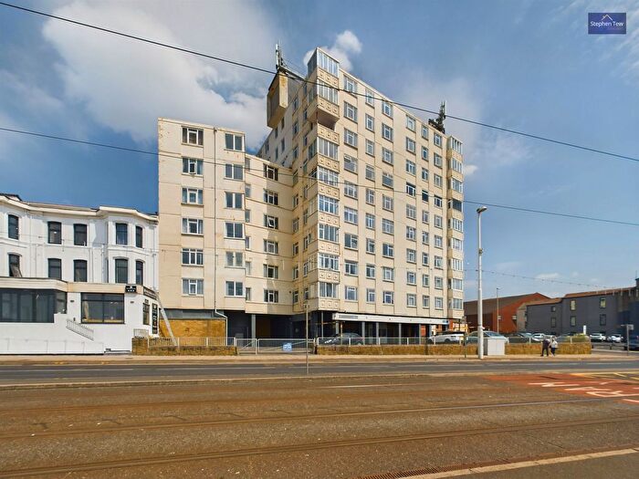 2 Bedroom Flat For Sale In Promenade, Blackpool, FY1
