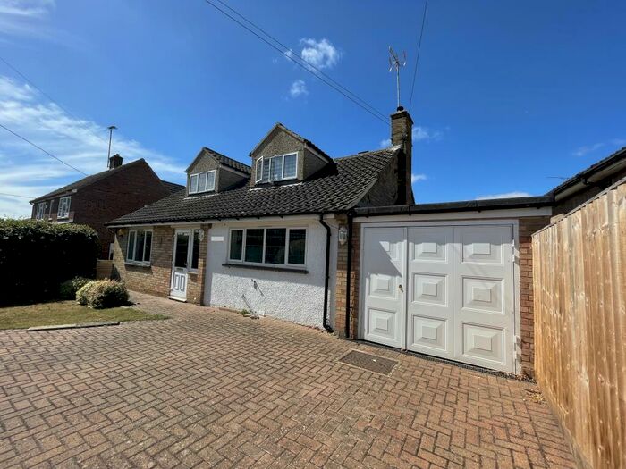 4 Bedroom Detached House To Rent In Farmoor, Oxforshire, OX2